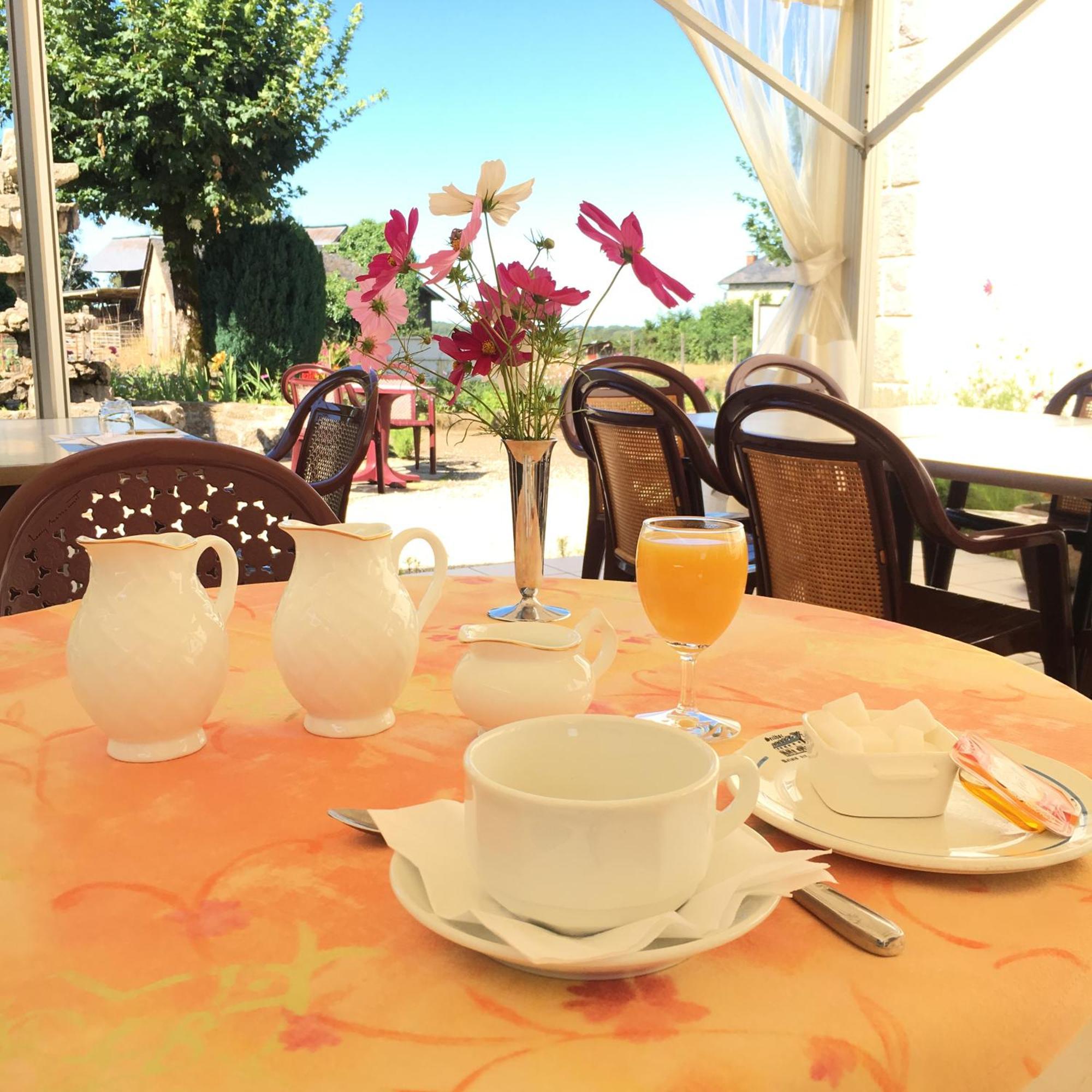 Logis Relais Des Monedieres Seilhac Exterior photo